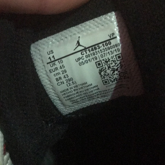 Jordan 6 - Picture 3 of 4